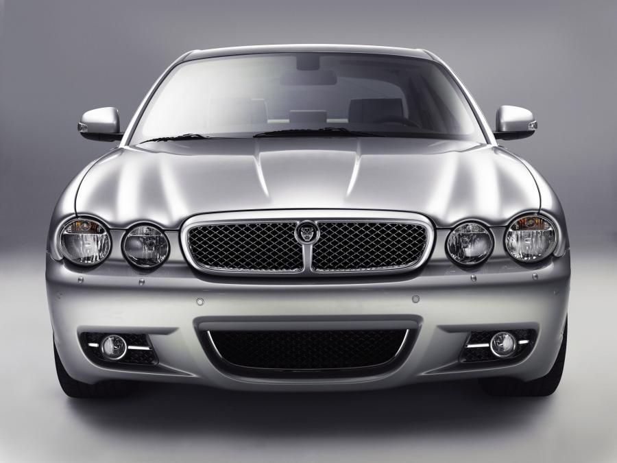  Jaguar XJ8 2008 года  (UK) (фото 12 из 27)